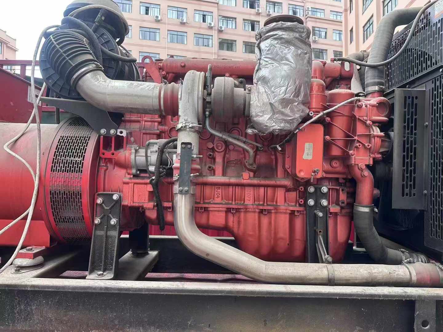 曲松如何选择适合 600kW 柴油发电机组的过载保护器？